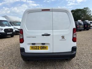 2022 Peugeot Partner 1.5 Bluehdi 1000 Professional Premium in White — image 4