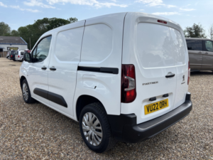2022 Peugeot Partner 1.5 Bluehdi 1000 Professional Premium in White — image 5