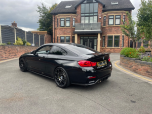 2017 BMW M4 3.0 Dct Biturbo Competition Pack + Hud + Harmon Kardon + Reverse Camera + Spec in Black — image 2