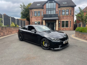 2017 BMW M4 3.0 Dct Biturbo Competition Pack + Hud + Harmon Kardon + Reverse Camera + Spec in Black — image 4
