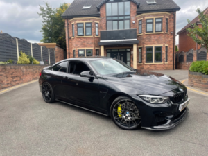2017 BMW M4 3.0 Dct Biturbo Competition Pack + Hud + Harmon Kardon + Reverse Camera + Spec in Black — image 6