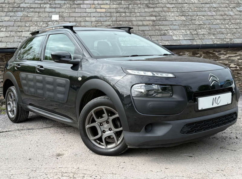 2015 Citroen C4 Cactus 1.2 C4 Cactus Feel Puretech S/s 5dr in Black — image 1