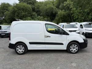 2016 Peugeot Partner 1.6 Hdi 625 Professional in White — image 4