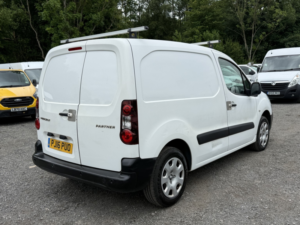 2016 Peugeot Partner 1.6 Hdi 625 Professional in White — image 6