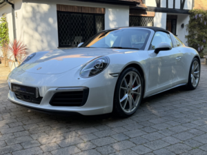 2018 Porsche 911 3.0 T 991 4s in White — image 3