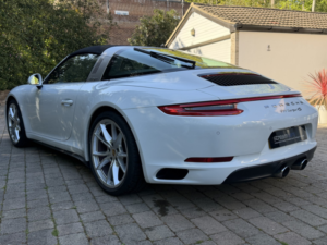 2018 Porsche 911 3.0 T 991 4s in White — image 6