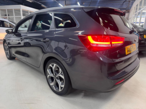 2016 Kia Ceed 1.6 Crdi 4 Sportswagon Euro 6 (s/s) 5dr in Grey — image 5