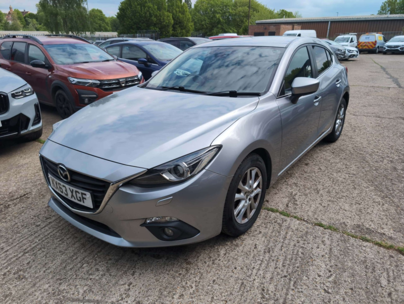 2014 Mazda Mazda3 2.0 Skyactiv-G Se-L in Silver — image 1