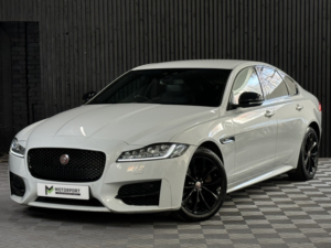 2017 Jaguar Xf 2.0 D R-Sport in White — image 2
