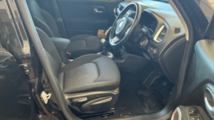 2016 Jeep Renegade 1.6 Renegade My17 Longitude 1.6 Multijet Ii 120hp Diesel Black 5dr Lowtax+satnav in Black — image 5
