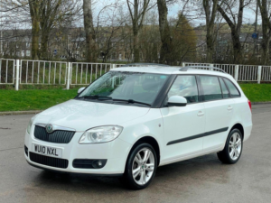 2010 Skoda Fabia 1.6 16v 3 Tiptronic 5dr in White — image 5