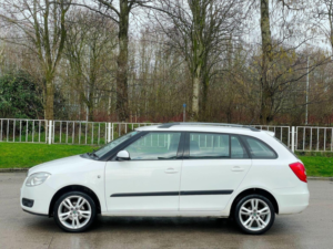 2010 Skoda Fabia 1.6 16v 3 Tiptronic 5dr in White — image 6