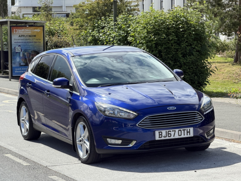 2017 Ford Focus 1.5 T Ecoboost Titanium in Blue — image 1