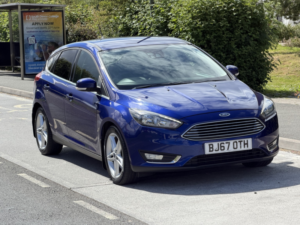 2017 Ford Focus 1.5 T Ecoboost Titanium in Blue — image 2