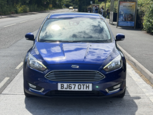 2017 Ford Focus 1.5 T Ecoboost Titanium in Blue — image 4