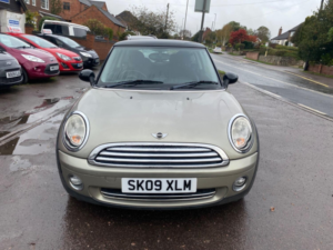 2009 MINI Hatch 1.6 Cooper *half Leather Trim* in Silver — image 3