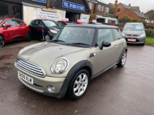 2009 MINI Hatch 1.6 Cooper *half Leather Trim* in Silver — image 4