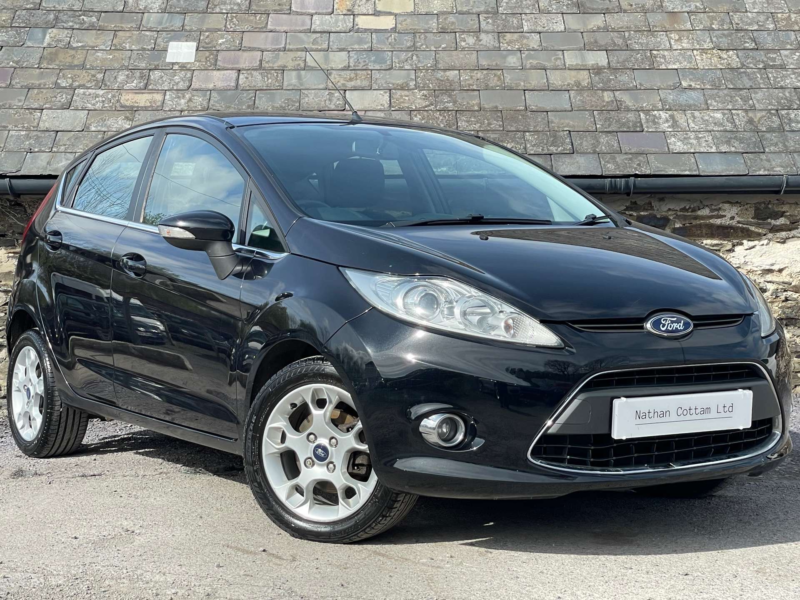 2012 Ford Fiesta 1.2 Fiesta Zetec 5dr in Black — image 1
