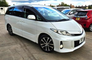2014 Toyota Estima 2.4l Petrol - 7 Seater -Dual Sunroof- Leather Seats- Ulez/caz Pass - Free 18months Gold Warranty & 12months Breakdown in White — image 2