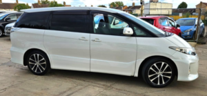 2014 Toyota Estima 2.4l Petrol - 7 Seater -Dual Sunroof- Leather Seats- Ulez/caz Pass - Free 18months Gold Warranty & 12months Breakdown in White — image 3