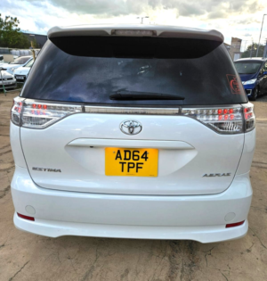 2014 Toyota Estima 2.4l Petrol - 7 Seater -Dual Sunroof- Leather Seats- Ulez/caz Pass - Free 18months Gold Warranty & 12months Breakdown in White — image 5