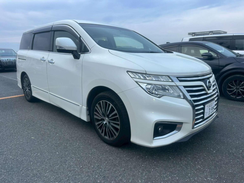 2016 Nissan Elgrand 3.5 Highway Star *facelift* 5dr 7 Seats in White — image 1