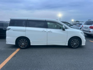 2016 Nissan Elgrand 3.5 Highway Star *facelift* 5dr 7 Seats in White — image 2