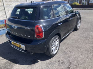 2015 MINI Countryman 1.6 Cooper All4 Countryman in Black — image 2