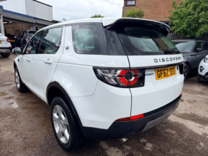 2017 Land Rover Discovery Sport Ed4 Se Tech in White — image 5