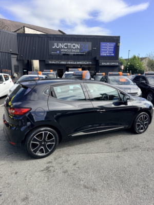 2016 Renault Clio 1.2 Dynamique Nav 1.2 16v 75 in Black — image 5