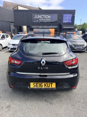 2016 Renault Clio 1.2 Dynamique Nav 1.2 16v 75 in Black — image 6