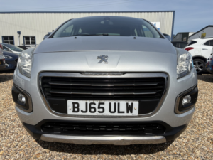 2015 Peugeot 3008 1.6 Hdi Active in Silver — image 3