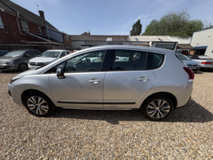 2015 Peugeot 3008 1.6 Hdi Active in Silver — image 6