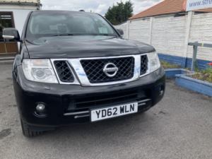 2012 Nissan Pathfinder 2.5 Dci Tekna in Black — image 6