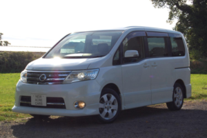 2010 Nissan Serena Highway S V Aero Selection in White — image 3