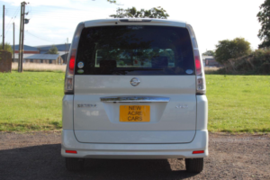 2010 Nissan Serena Highway S V Aero Selection in White — image 5