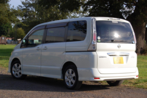 2010 Nissan Serena Highway S V Aero Selection in White — image 6