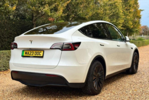 2023 Tesla Model Y Auto Rwd 5dr in White — image 3