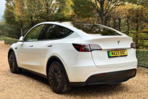 2023 Tesla Model Y Auto Rwd 5dr in White — image 4
