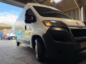 2017 Peugeot Boxer 2.0 Bluehdi 335 Professional L3 H2 Euro 6 5dr in White — image 2