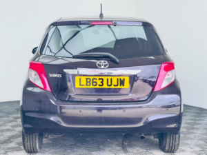 2013 Toyota Yaris 1.33 Dual Vvt-I Tr Multidrive S Euro 5 5dr in Purple — image 6
