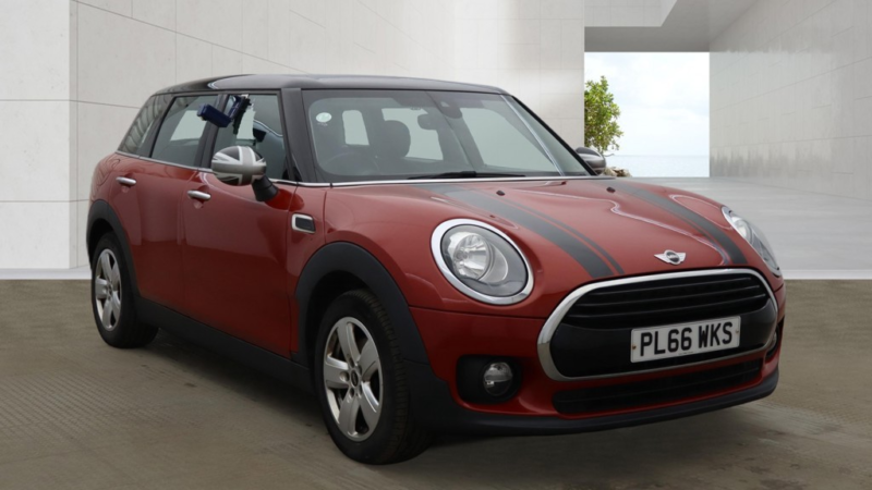 2016 MINI Clubman 2.0 Clubman Cooper D in Red — image 1