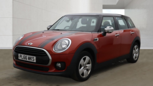 2016 MINI Clubman 2.0 Clubman Cooper D in Red — image 2