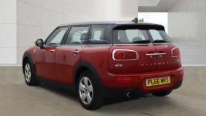 2016 MINI Clubman 2.0 Clubman Cooper D in Red — image 3