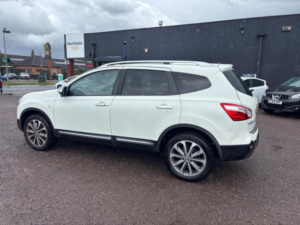 2013 Nissan Qashqai+2 1.6 Dci Tekna 4WD Euro 5 5dr (avm) in White — image 2