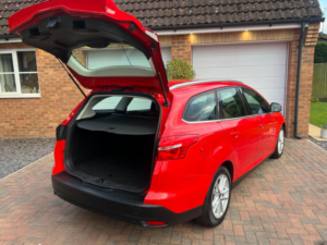 2015 Ford Focus 1.5 Tdci Zetec Euro 6 (s/s) 5dr in Red — image 5