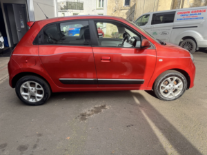 2015 Renault Twingo 1.0 Dynamique Sce 70 Stop & Start in Red — image 2