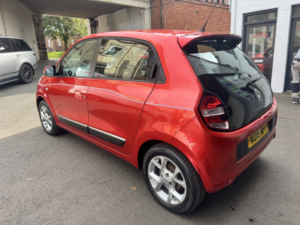 2015 Renault Twingo 1.0 Dynamique Sce 70 Stop & Start in Red — image 5