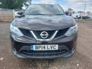 2014 Nissan Qashqai 1.2 Dig-T Acenta Premium in Black — image 2