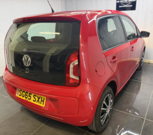 2015 Volkswagen Up! 1.0 Move Up! in Red — image 6